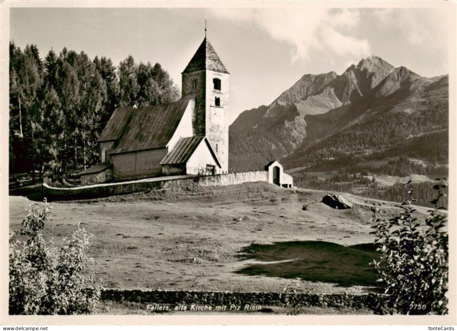 Fellers Falera GR Alte Kirche mit Piz Riein