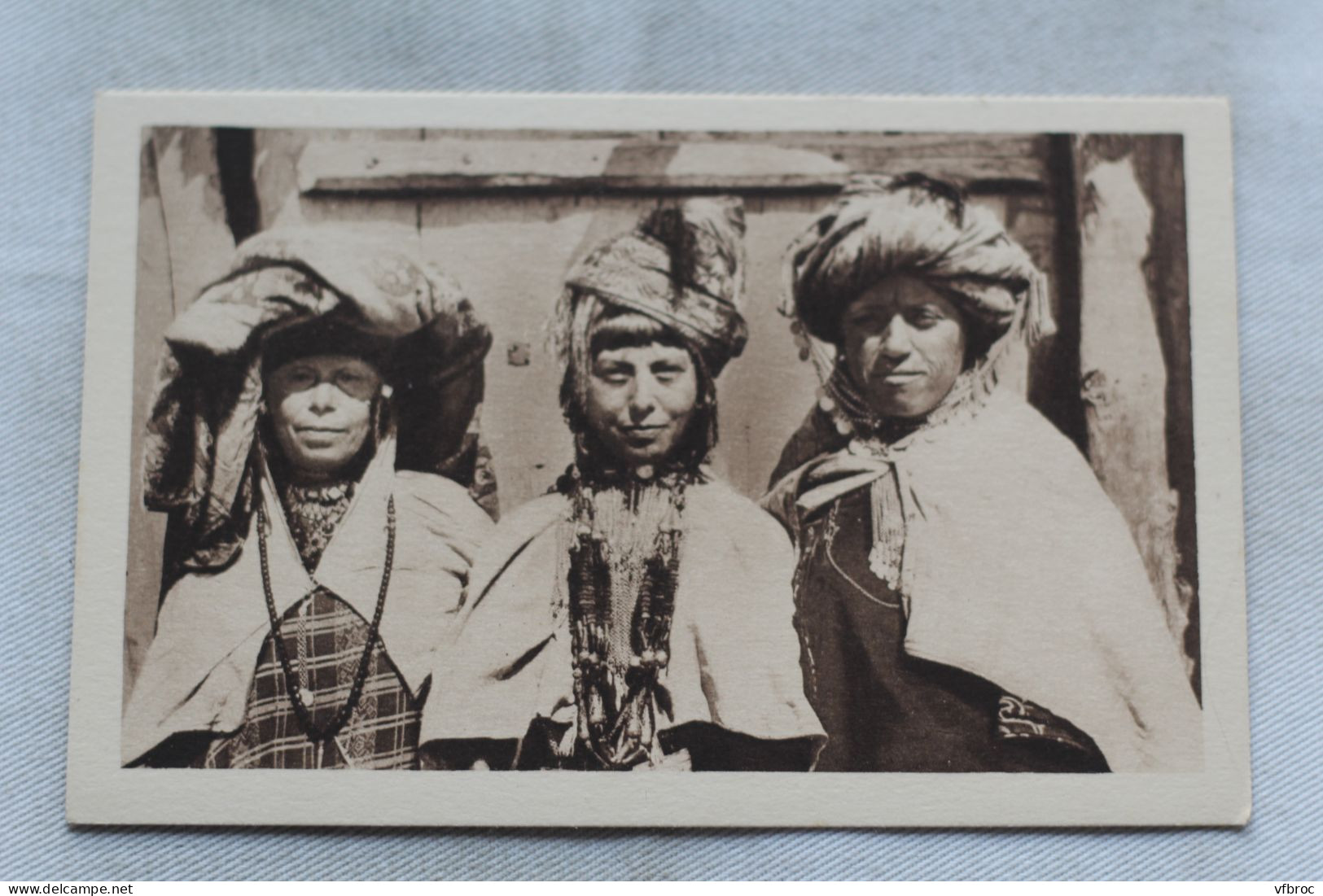 Femmes à Bellihoud, Algérie
