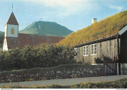 ILES FEROE KIRKJAN OG PRESTAGARDJURIN I KVIVIK EGLISE ET PRESBYTERE DE KVIV