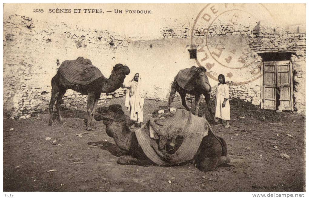 FEZ SCENE ET TYPES UN FONDOUK +TAMPON PLACE DE FEZ