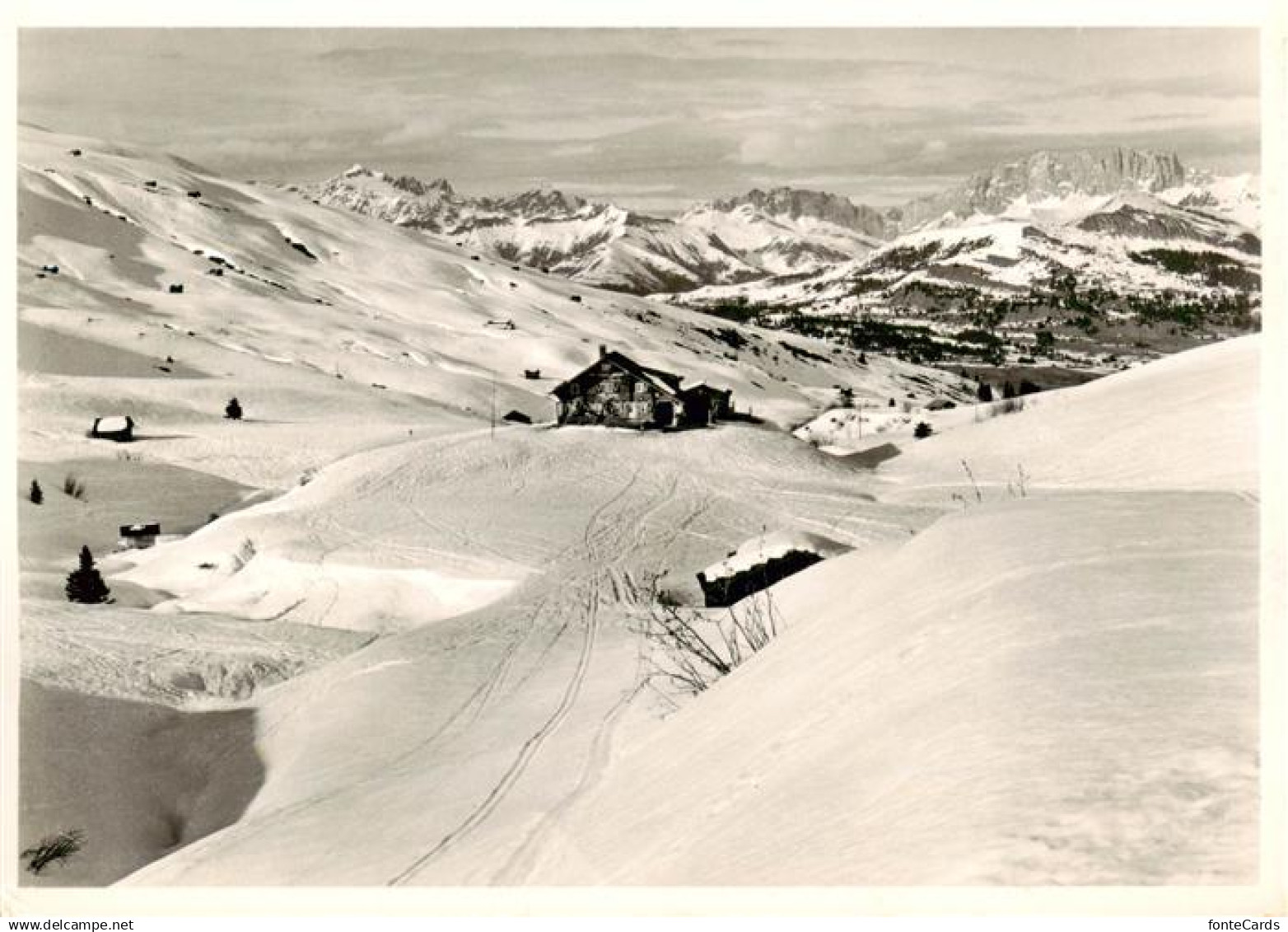 Fideris Skihaus Heuberge Winterpanorama Alpen