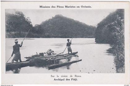 OCEANIE - ARCHIPEL DES FIDJI  - PIROGUE SUR LA RIVIERE DE REWA