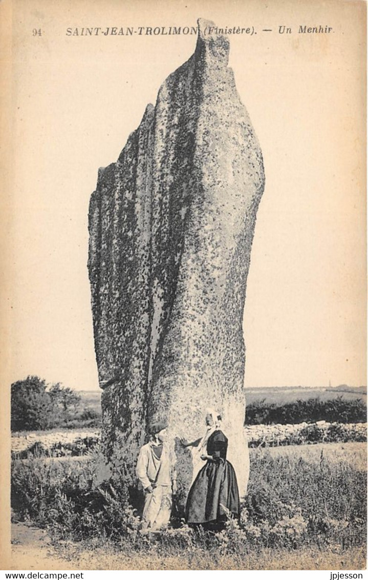 FINISTERE  29  SAINT JEAN TROLIMON - UN MENHIR