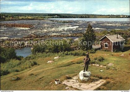 Finnland Suomi Lappland Wasserfall Statue Faehrmann