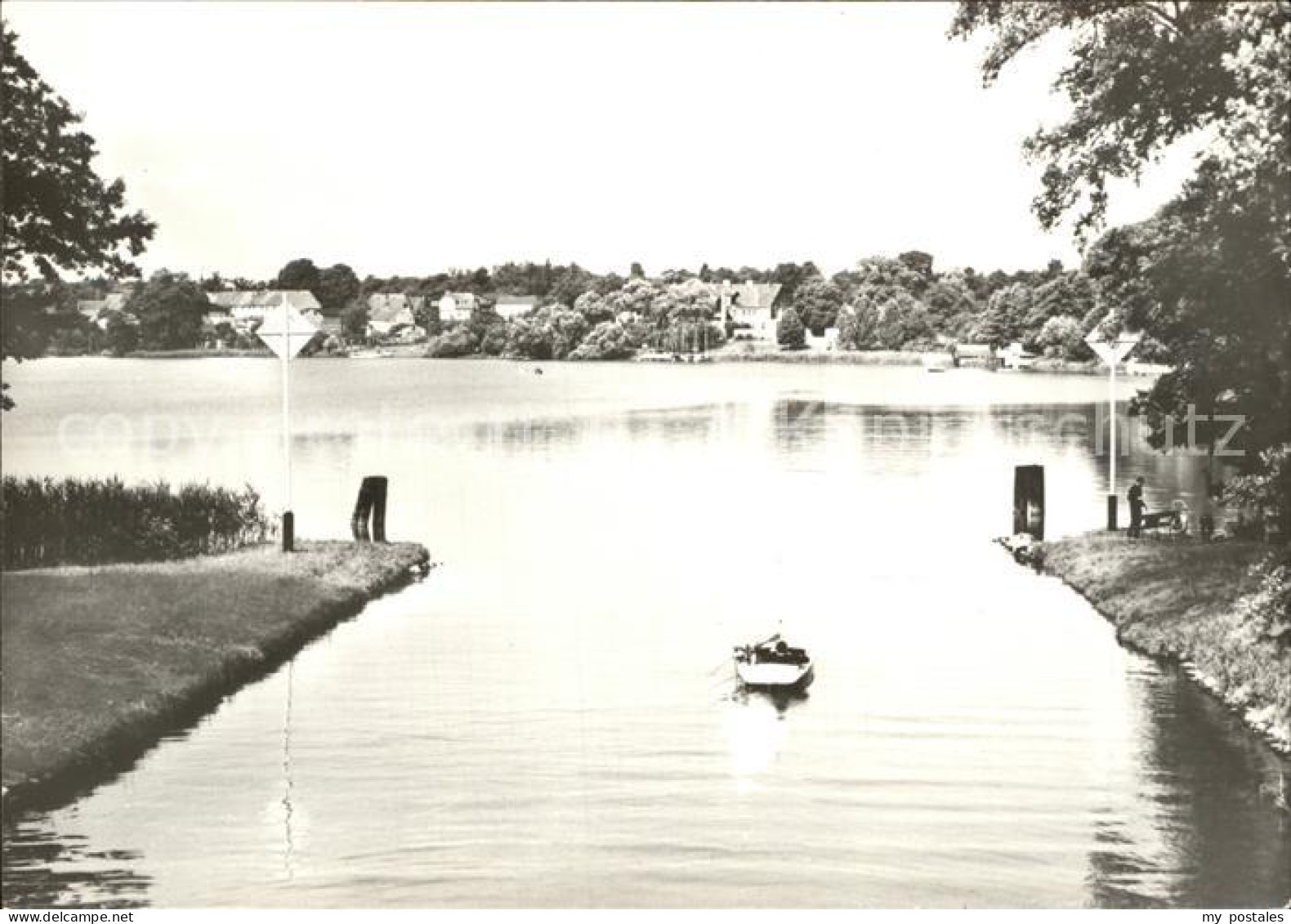 Flecken Zechlin Einfahrt in den Schwarzen See
