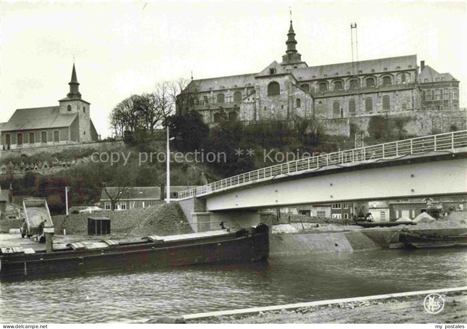 Floreffe Namur Belgie Pont-sur-la-Sambre Sambre Bruecke Frachtschiff Kloster Kir