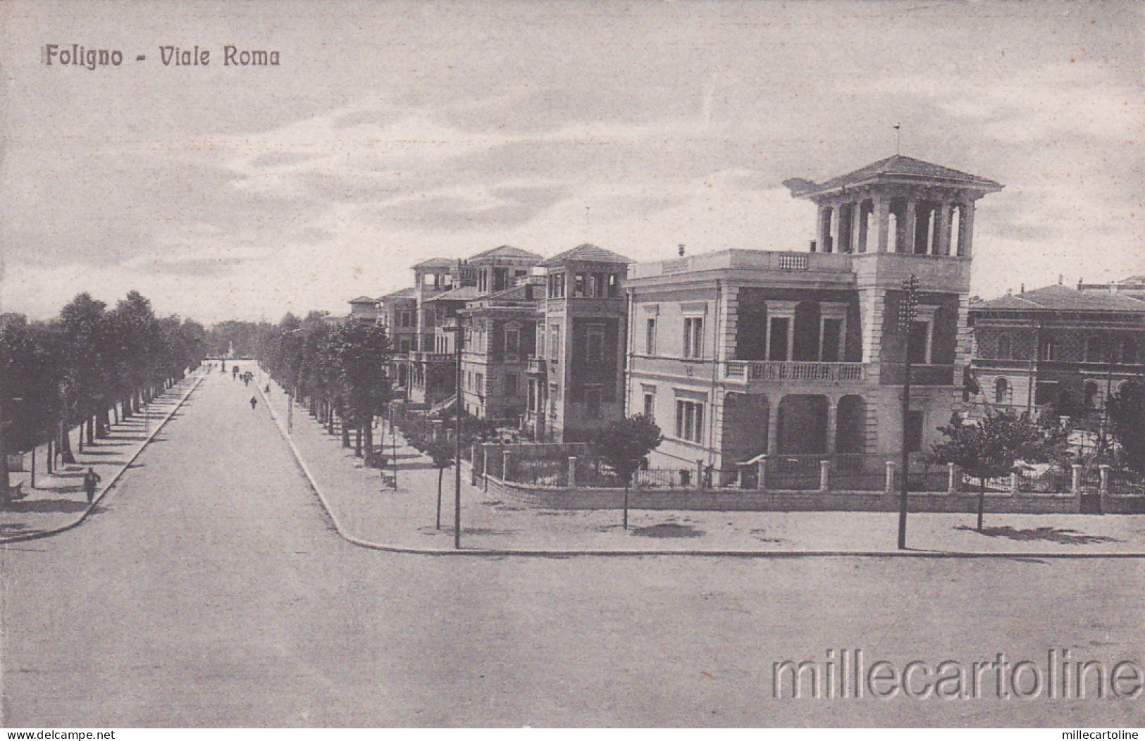 * FOLIGNO - Viale Roma, Villini