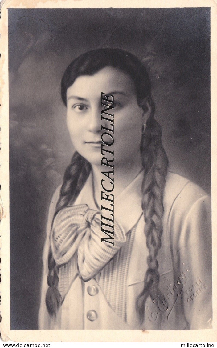 FORLI': fotocart. privata ragazza con trecce Forlì