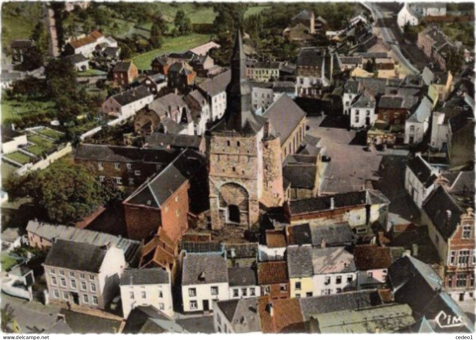 FOSSES LA VILLE  VUE AERIENNE