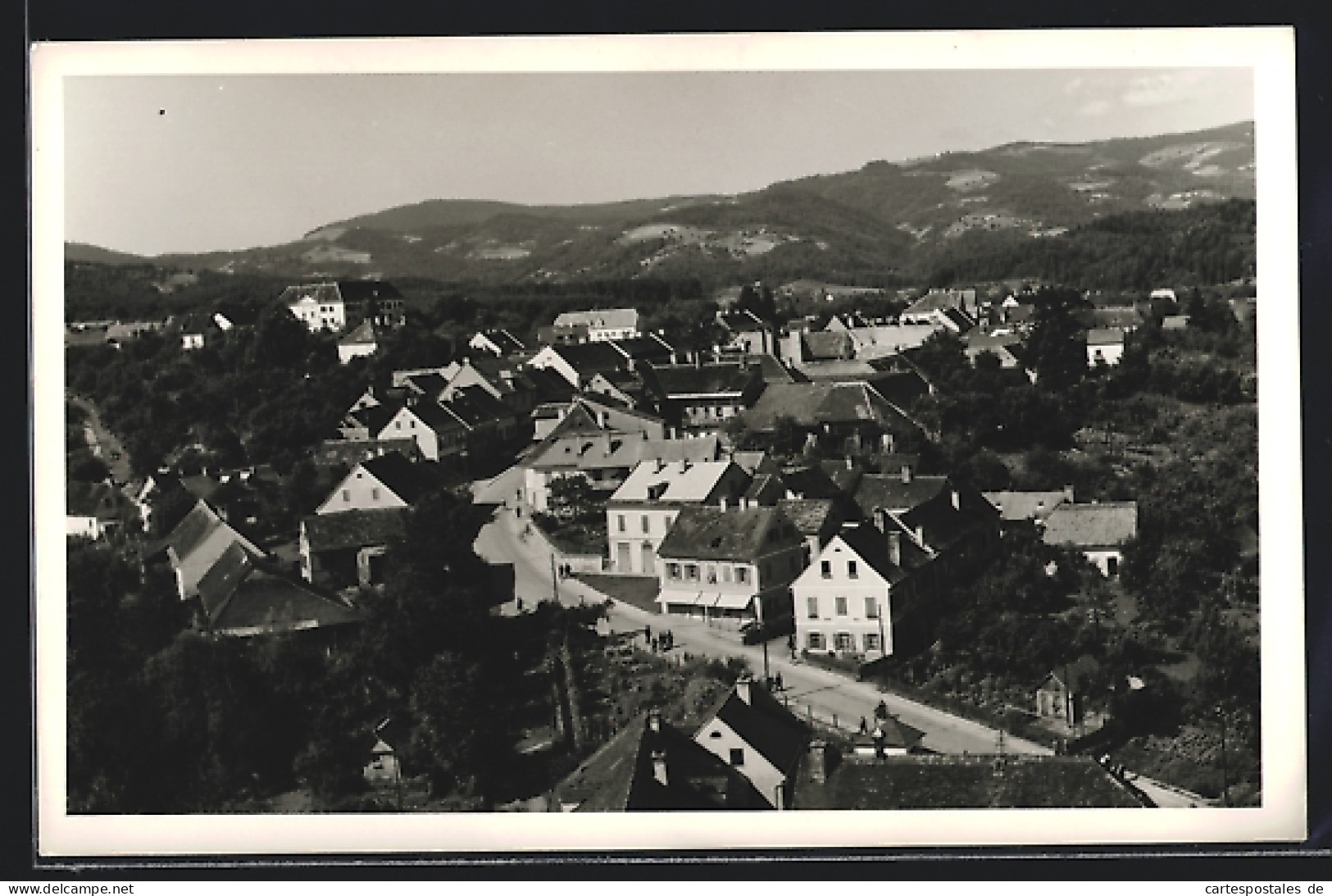Foto-AK Eibiswald, Ortsansicht mit Strasse aus der Vogelschau