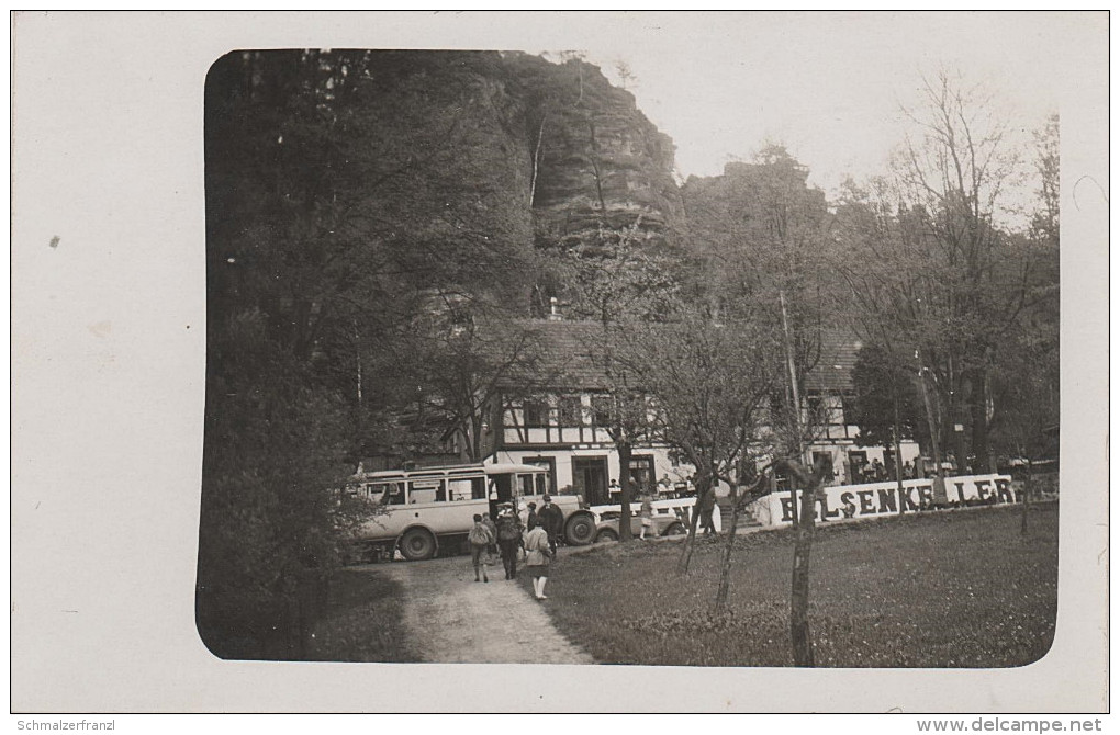 Foto AK Rosenthal Bielatal Schweizermühle Gasthof zum Felsenkeller mit altem Bus bei Pirna Königstein Sächsische Schweiz