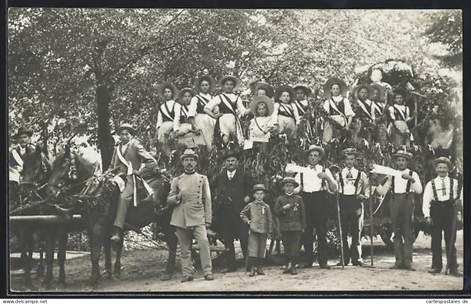 Foto-AK Schlüchtern, Umzugswagen auf dem Festzug