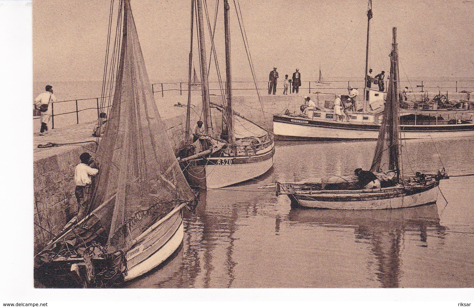 FOURAS LES BAINS(BATEAU DE  L ILE D AIX)