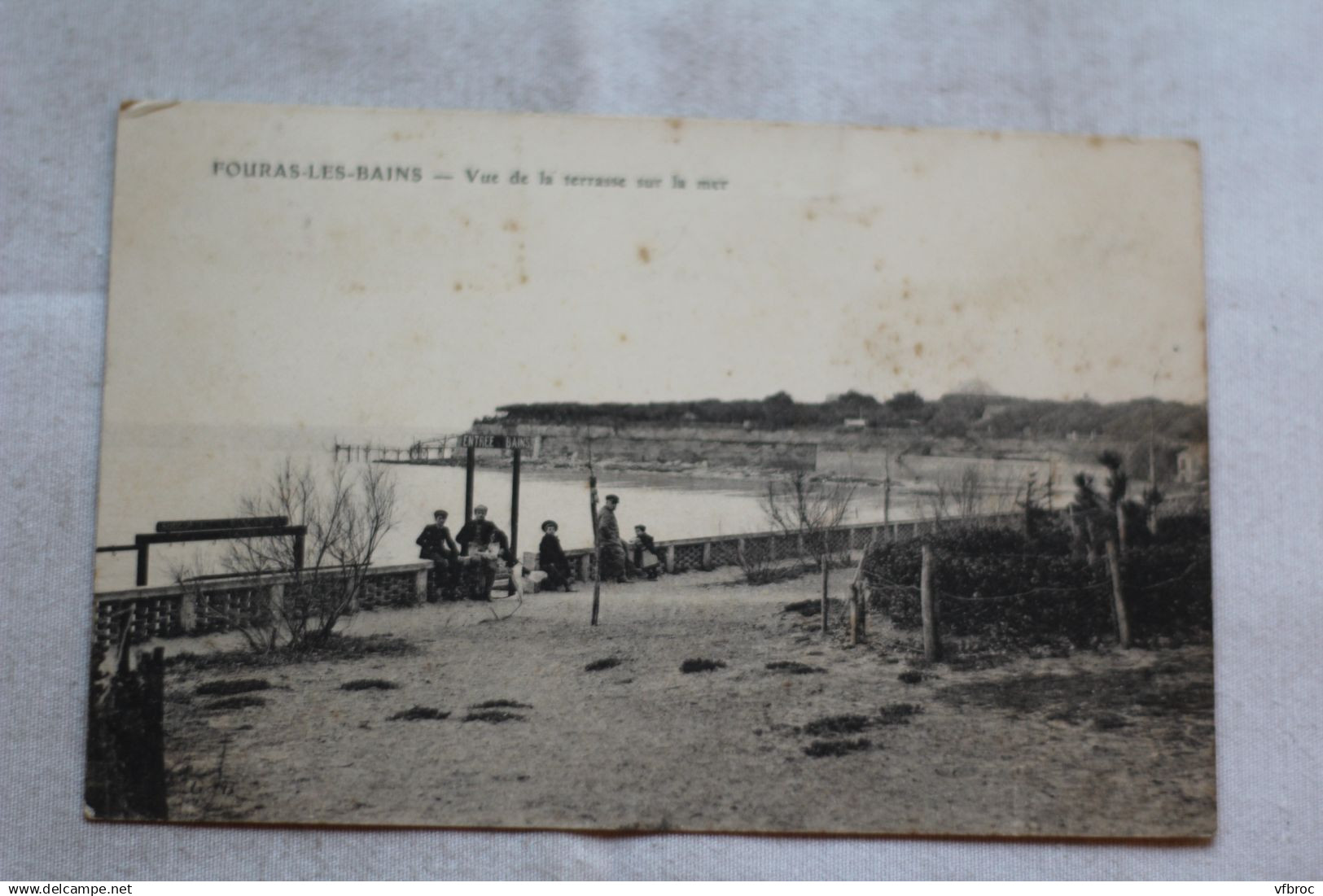 Fouras les bains, vue de la terrasse sur la mer, Charente Maritime 17