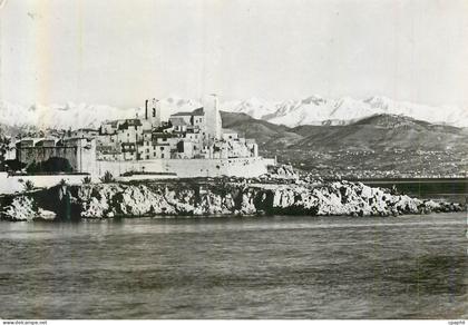 CPM Antibes La Vieille Ville et la Chaine des Alpes