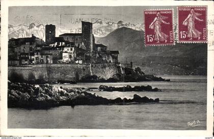 CPA Antibes la Vieille ville et les Alpes