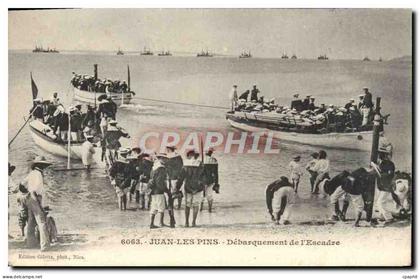 CPA Juan les Pins Debarquement de l'Escadre Militaria