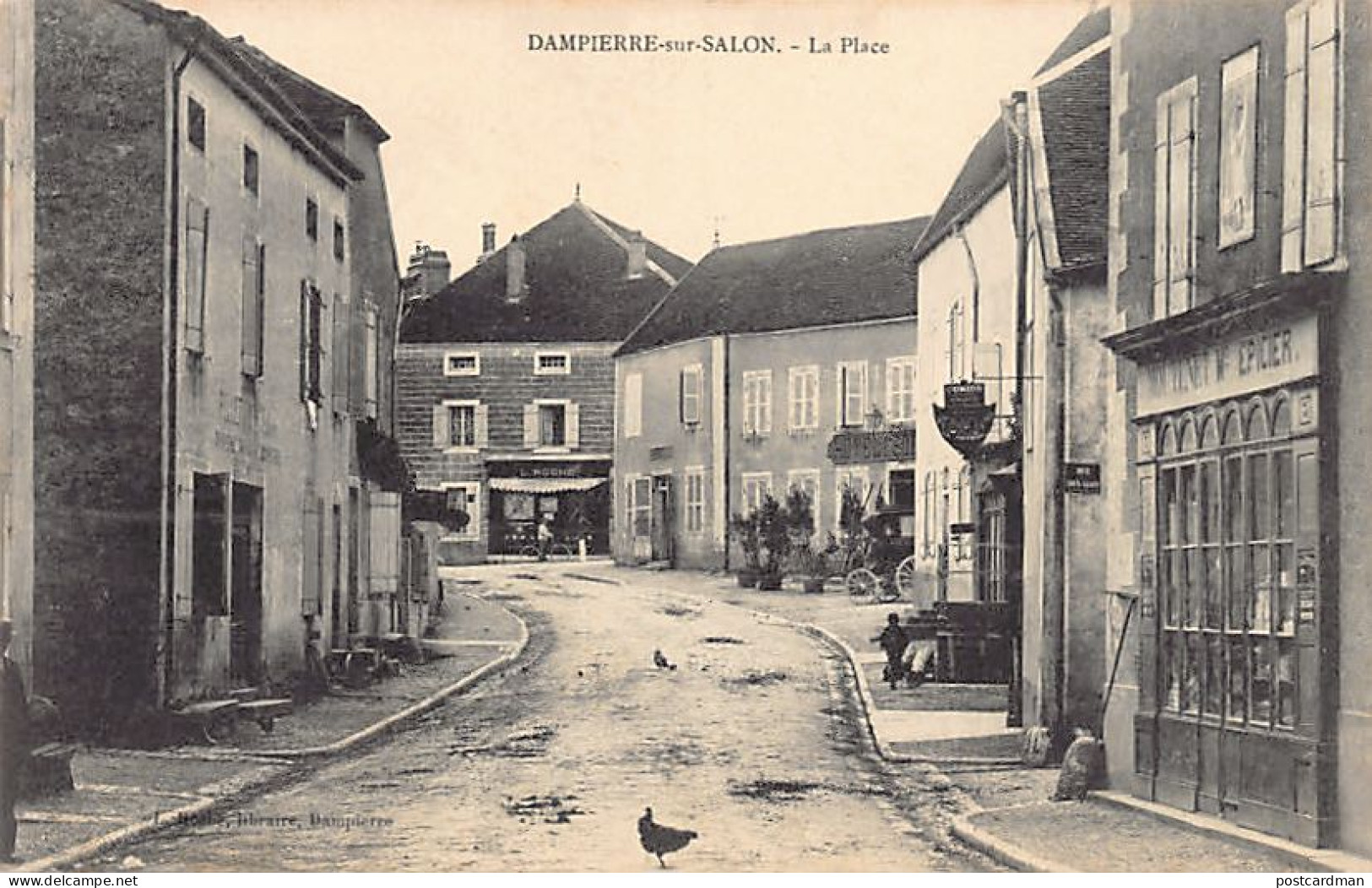 France - Dampierre-sur-Salon (70) La Place - Moutenet Epicier - Magasin L. Roche (éditeur de la carte postale) - Ed. L.