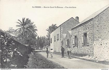 La Réunion - SAINT-PIERRE - Rue du canal Saint-Etienne - Une distillerie