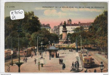 LYON 2- MONUMENT DE LA REPUBLIQUE- PLACE CARNOT