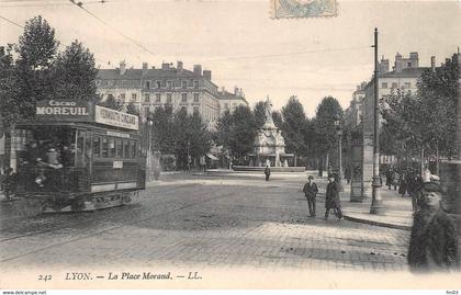 Lyon 6 place Morand tramway chocolat cacao Moreuil Vermouth Cinzano colonne Morris 242 LL
