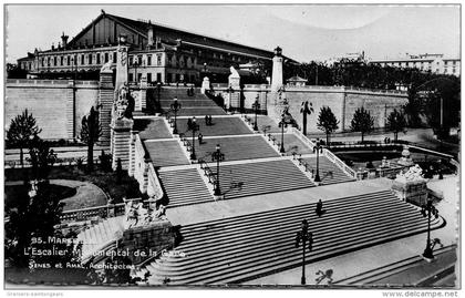 13 MARSEILLE - l'escalier monumental de la gare