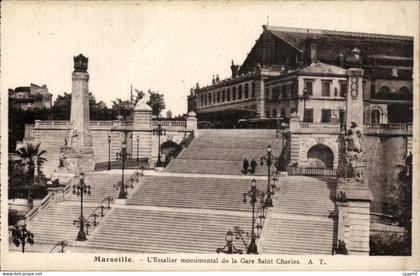 CPA Marseille L'Escalier Monumental de la Gare Saint Charles