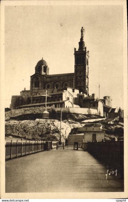 CPA Marseille N D de la Garde Vignette ND de la Garde