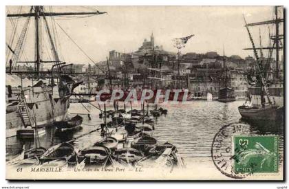 Marseille - Un Coin du Vieux Port - bateau - CPA