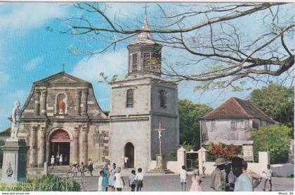 LA MARTINIQUE - LE MARIN - LE BOURG DU MARIN - PLACE DE L'EGLISE  - STATUE DU DR DUQUESNAY