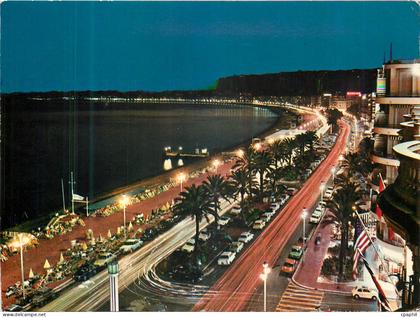 CPM La Cote d'Azur Nice La Promenade des Anglais la nuit