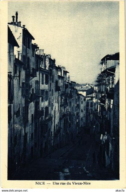 CPA NICE Une rue du Vieux FRANCE (1042273)