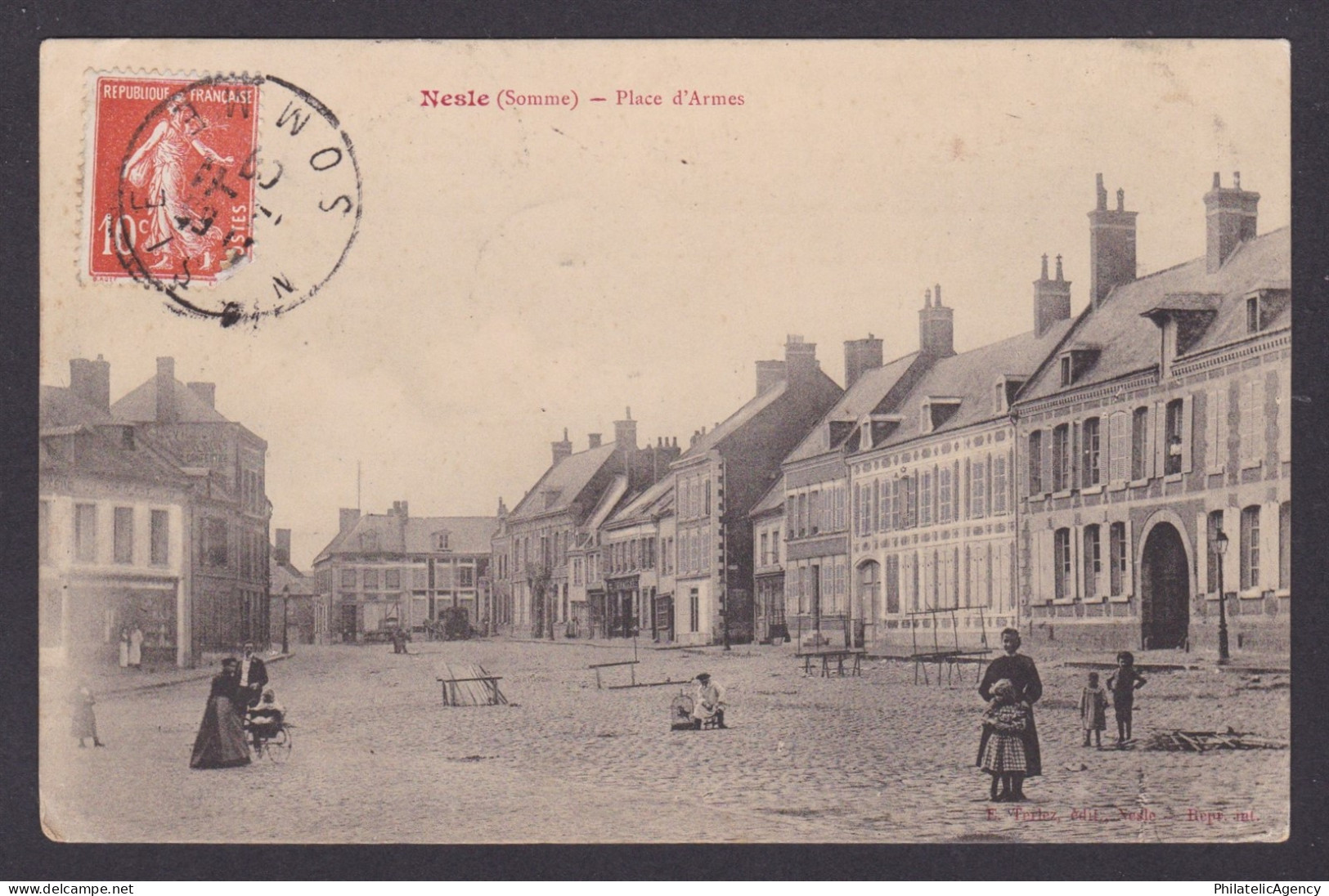 FRANCE, Postcard, Nesle, Place d'Armes