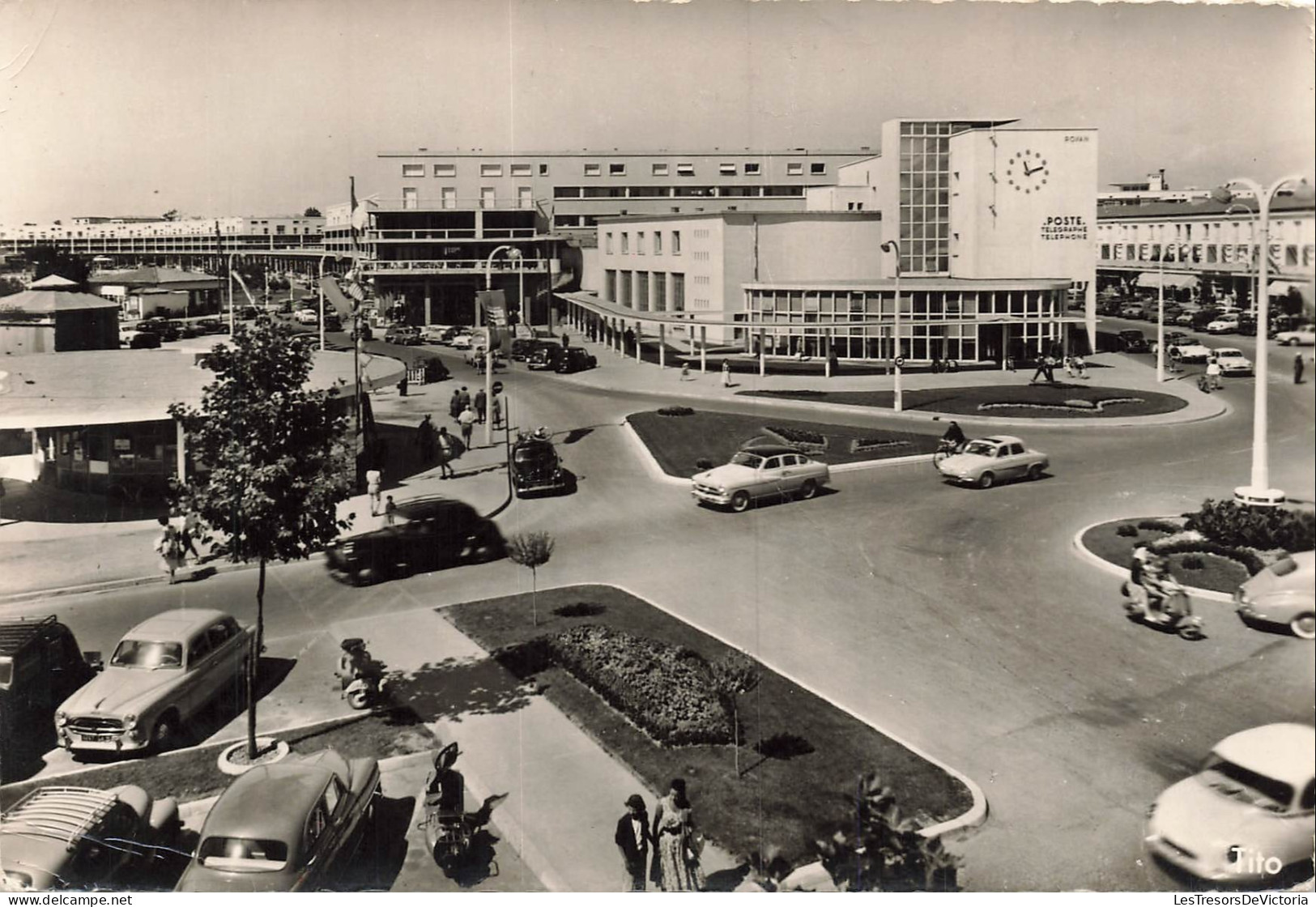 FRANCE - Royan - Front de Mer - Rond point - Poste - Transports - Animé - CPA