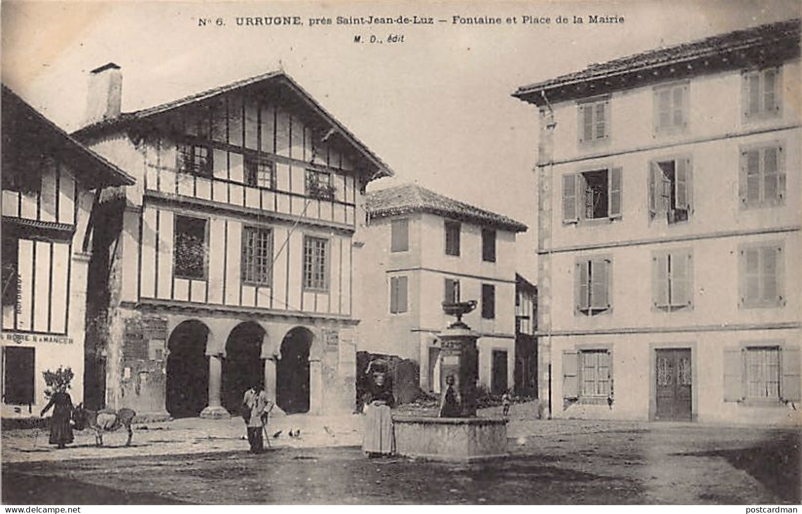 France - URRUGNE (64) Fontaine et Place de la Mairie - Ed. M.D. 6