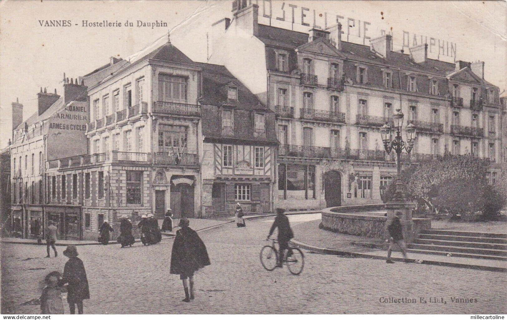 FRANCE - Vannes - Hostellerie du Dauphin 1920