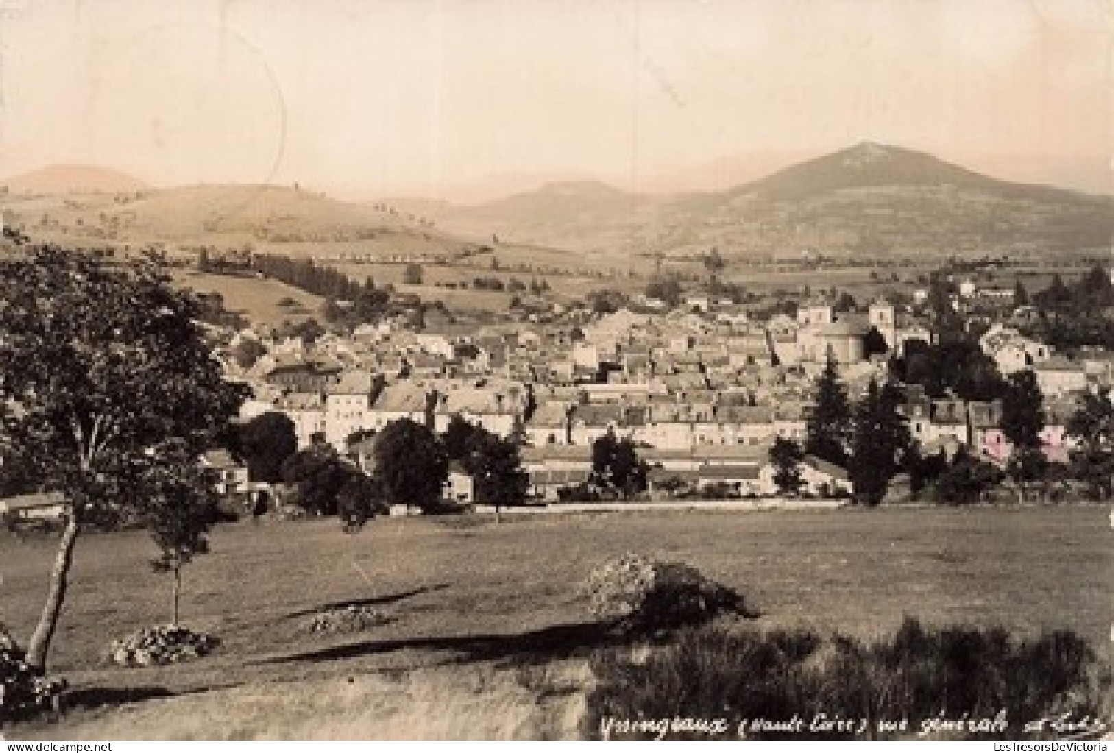 FRANCE - Yssingeaux - Vue générale - Village - Prairie - Vallée - CP