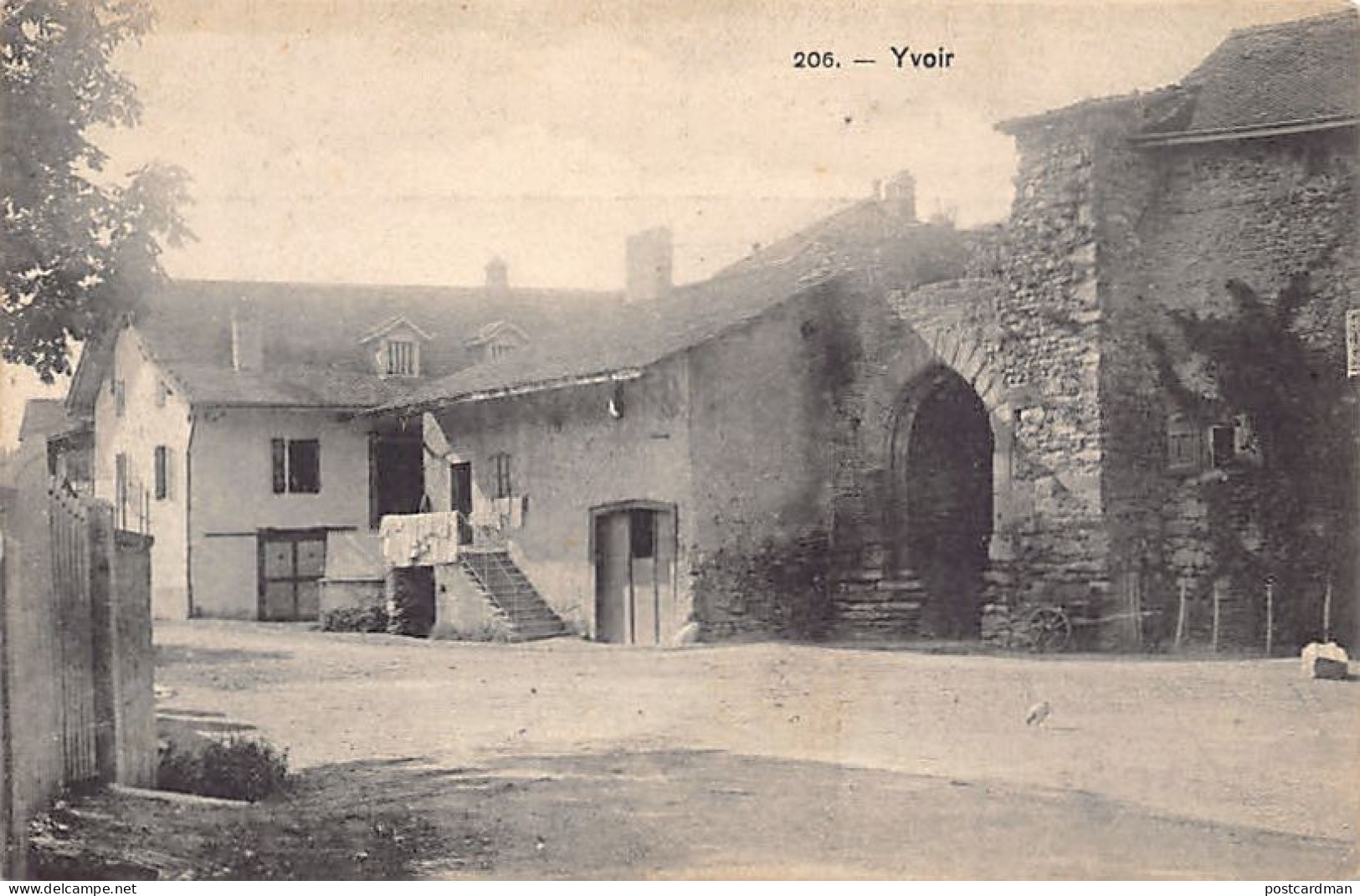 France - Yvoire (74) Cenntre du village - Ed. H.B.