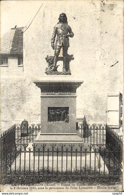 CPA La Ferte Milon Statue de Racine enfant