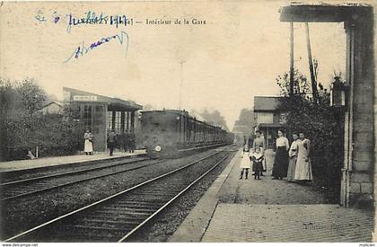 -ref-R397- aisne - vierzy - interieur de la gare - gares - train - trains - lignes de chemins de fer -