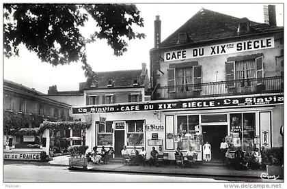 -ref- L693- allier - saint pourçain sur sioule - st pourçain sur sioule - cafe du XIXe siecle - cafes - biere slavia -