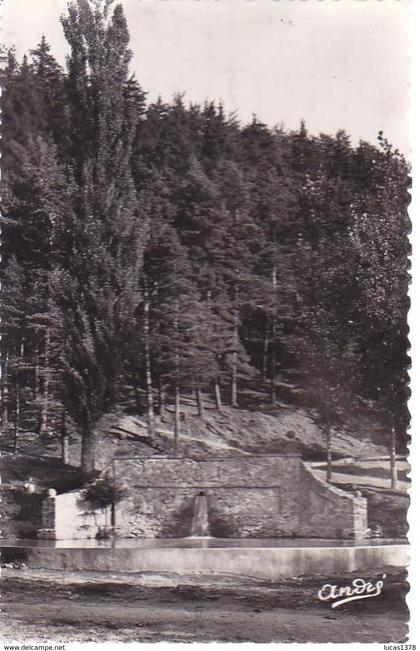 04 / CHAUFFAYER  LA FONTAINE DU CHATEAU DES HERBEYS