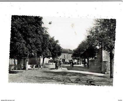 MONTAGNAC PLACE DES ECOLES