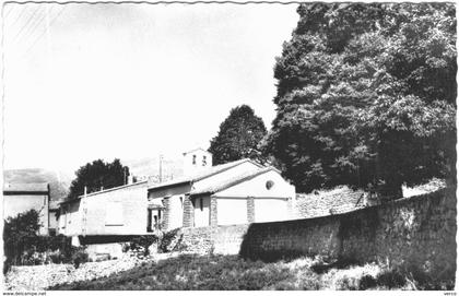 Carte Postale Ancienne de SAINT LEGER-La place de l'église