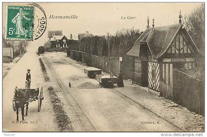 -ref -M988- calvados - hermanville - la gare - gares - train - trains - wagons - lignes de chemins de fer - attelage -