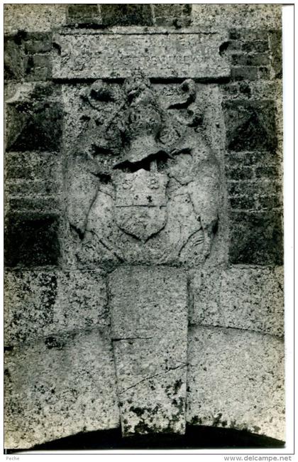 N°417 F -rare carte photo Victot Ponfol-  armoiries de la porte d'entrée du manoir-