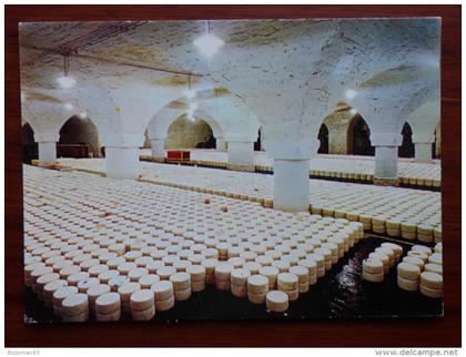 ROQUEFORT ( 15 ) UNE CAVE DE ROQUEFORT