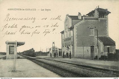 Dép 17 - Chemins de fer - Gares - Trains - Asnieres la Giraud - La gare - état