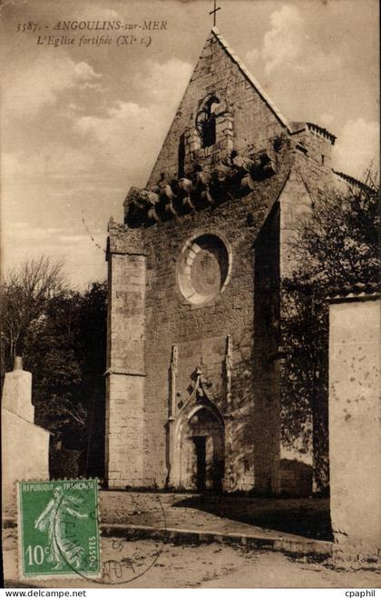 CPA Angoulins sur Mer L eglise fortifiee