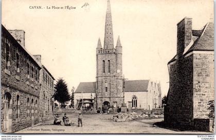 22 CAVAN - la place & l'eglise